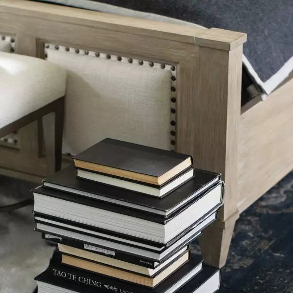 K1117 Bernhardt Santa Barbara Upholstered Sleigh Queen Bed 007