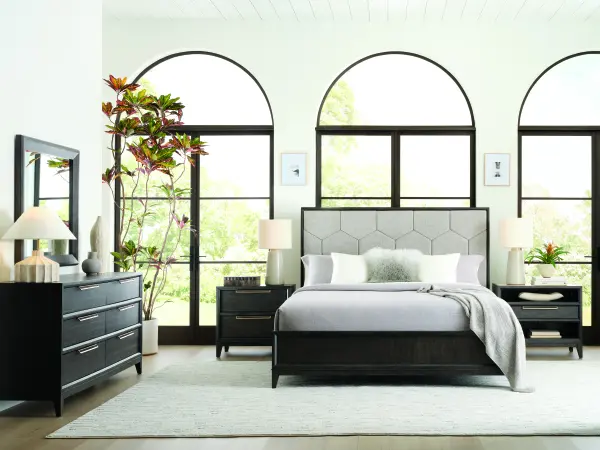 P375-BR-K1 Quincy Queen Upholstered Bed by Pulaski Furniture